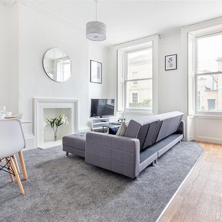 Host & Stay - Montpellier Villa Apartment Cheltenham Eksteriør billede