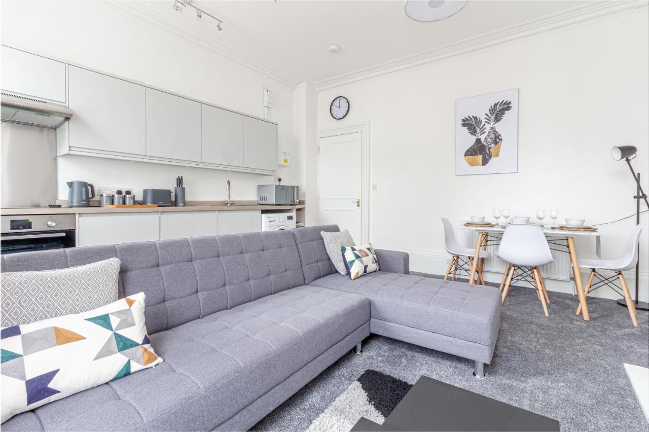 Host & Stay - Montpellier Villa Apartment Cheltenham Eksteriør billede