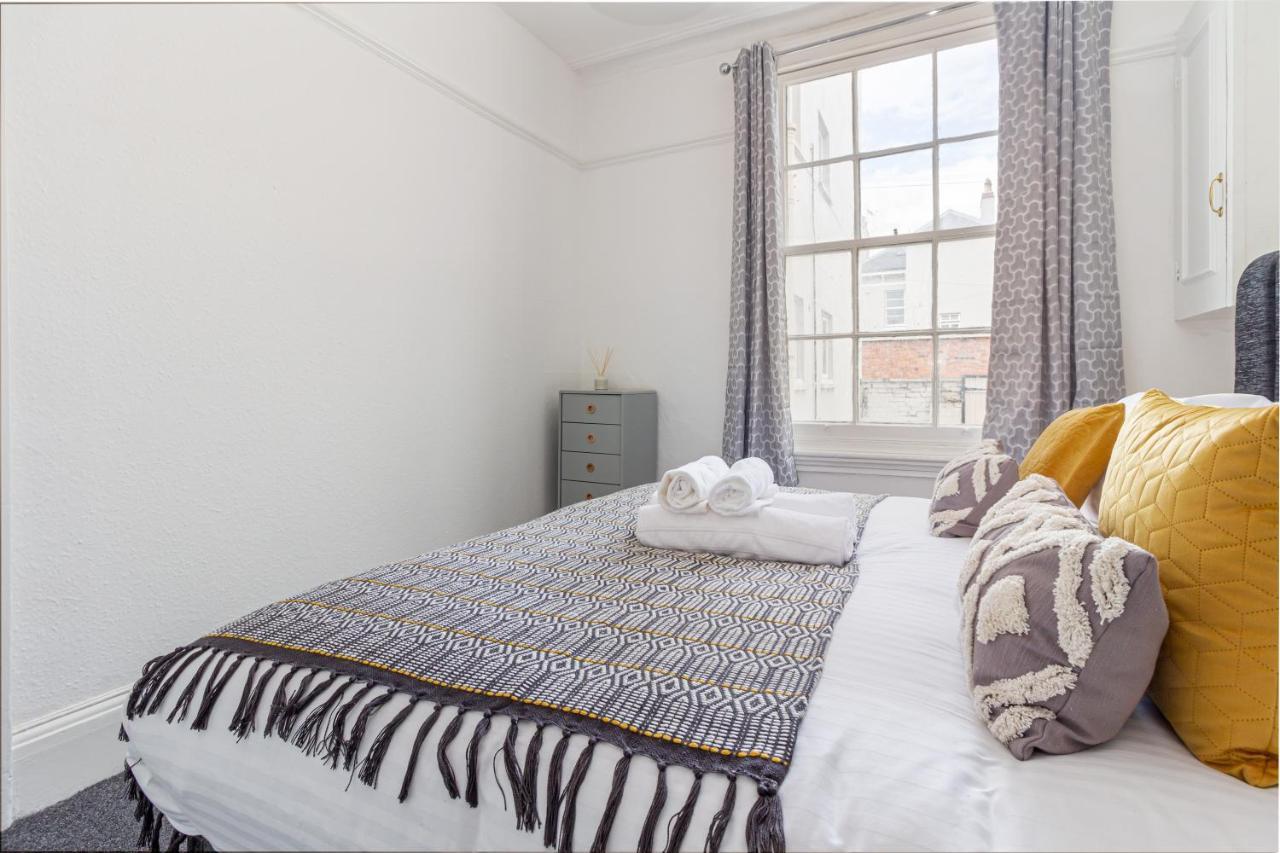 Host & Stay - Montpellier Villa Apartment Cheltenham Eksteriør billede