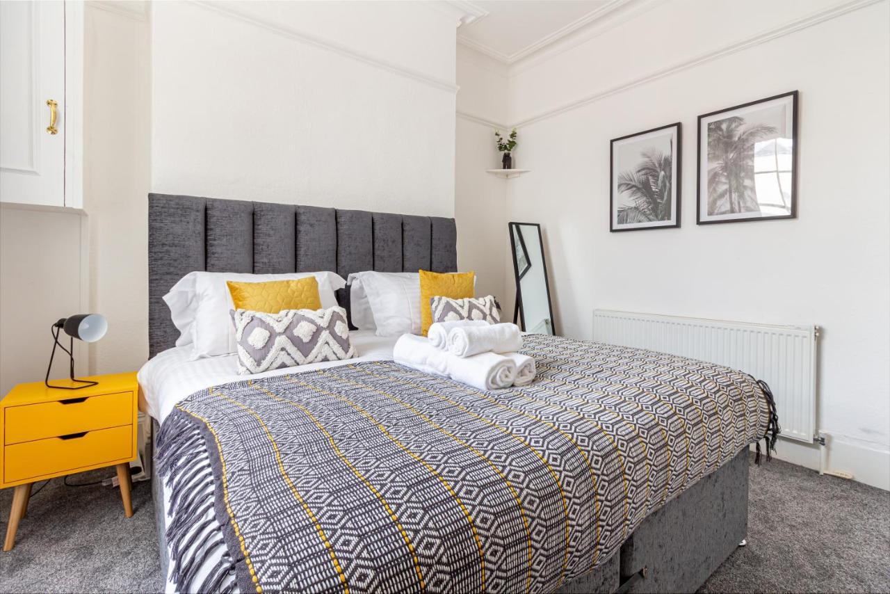 Host & Stay - Montpellier Villa Apartment Cheltenham Eksteriør billede