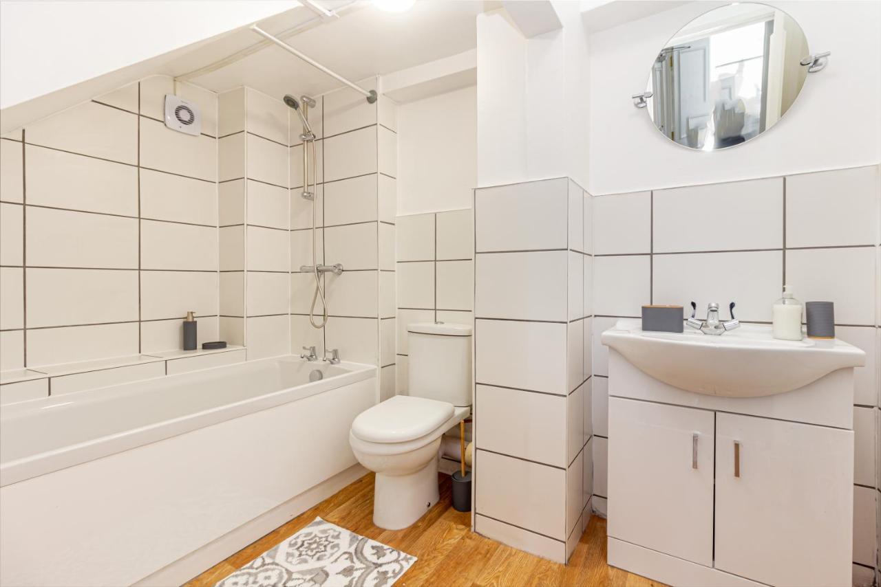 Host & Stay - Montpellier Villa Apartment Cheltenham Eksteriør billede