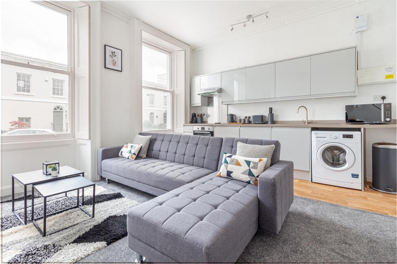 Host & Stay - Montpellier Villa Apartment Cheltenham Eksteriør billede