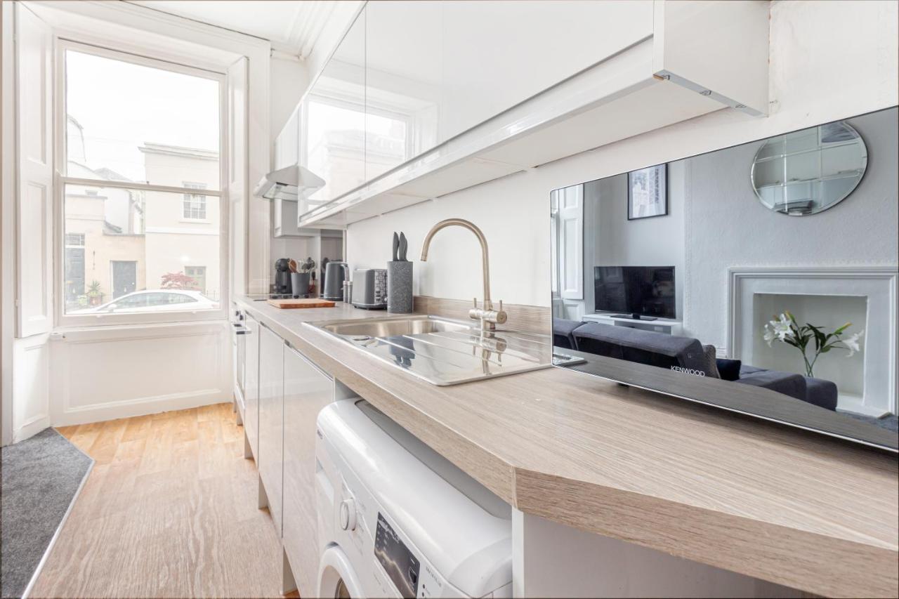 Host & Stay - Montpellier Villa Apartment Cheltenham Eksteriør billede
